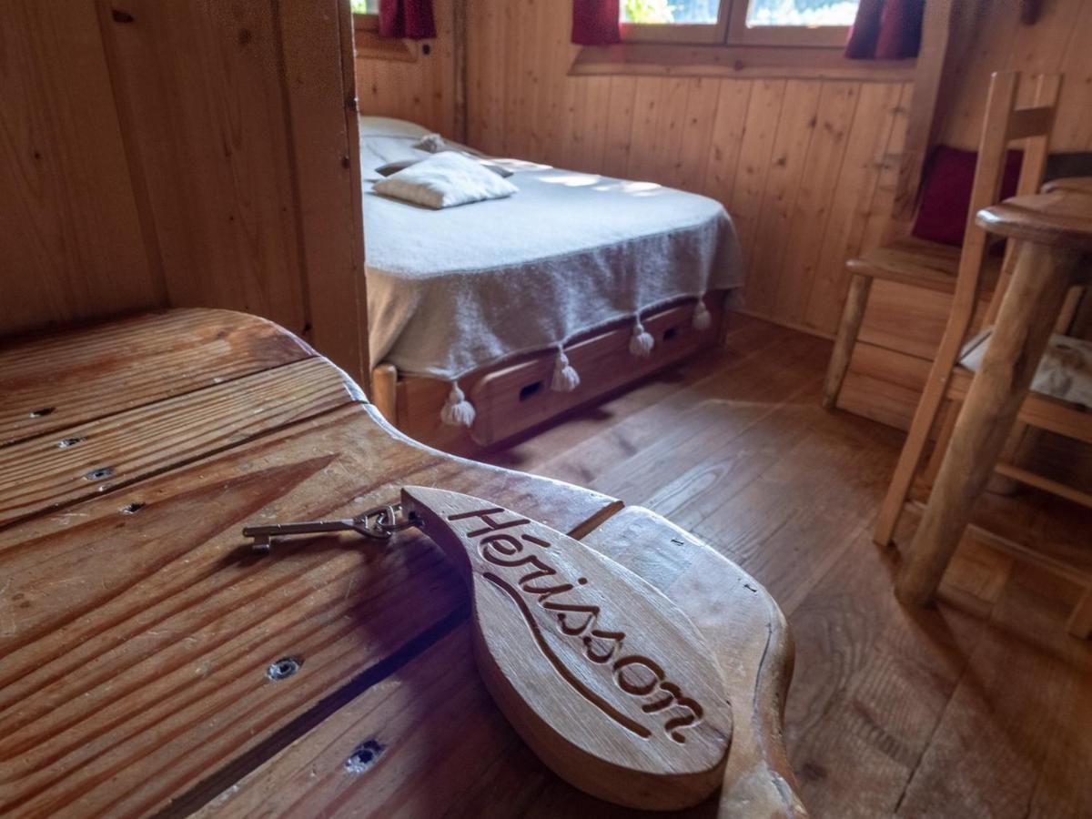 Les Cabanes De Labrousse Saint-Julien-Labrousse 外观 照片